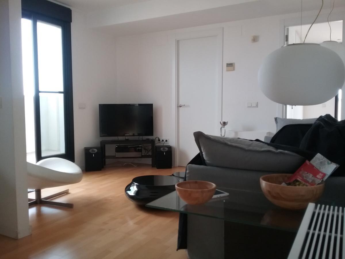 Lovely 2 Bedroom Terrace Wifi Parking Ac Heating Attic 瓦伦西亚 外观 照片