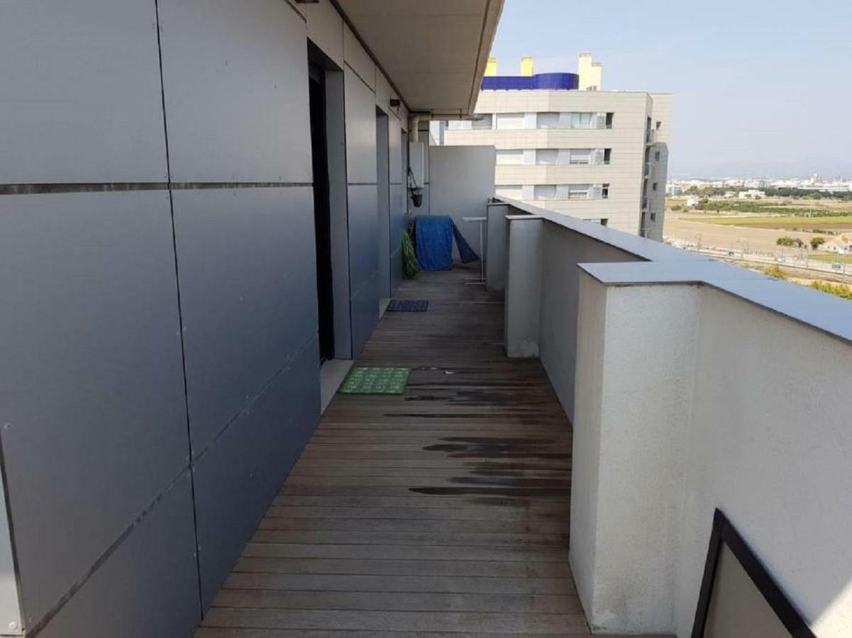 Lovely 2 Bedroom Terrace Wifi Parking Ac Heating Attic 瓦伦西亚 外观 照片